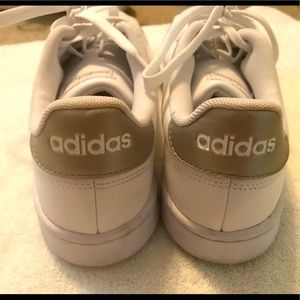Adidas cloud foam comfort sneakers